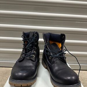 Timberland boots size 9 women color dark blue